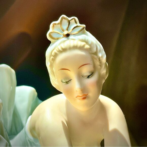 ♥️ Elegant Porcelain Ballerina Figurine, Vintage - Picture 8 of 13